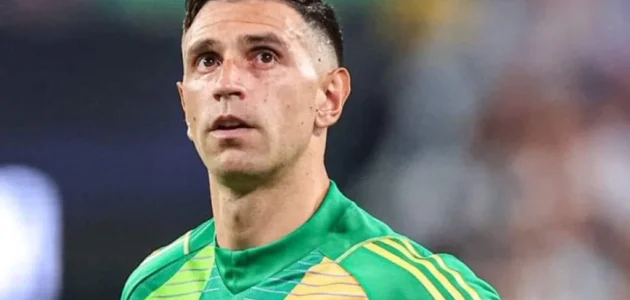 إصابة إيميليانو مارتينيز قبل كأس العالم تثير قلق منتخب الأرجنتين